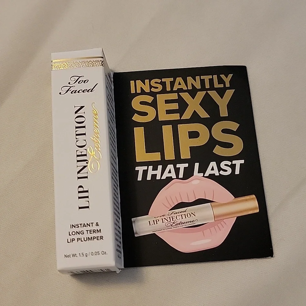 Too Faced Lip Injection - Picture 1 of 3